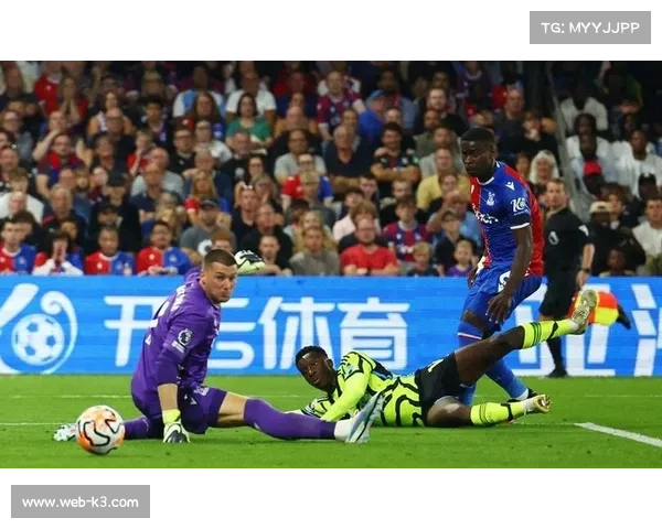 战术板：解析水晶宫依靠双边锋快速转换的进攻模式及其数据表现。